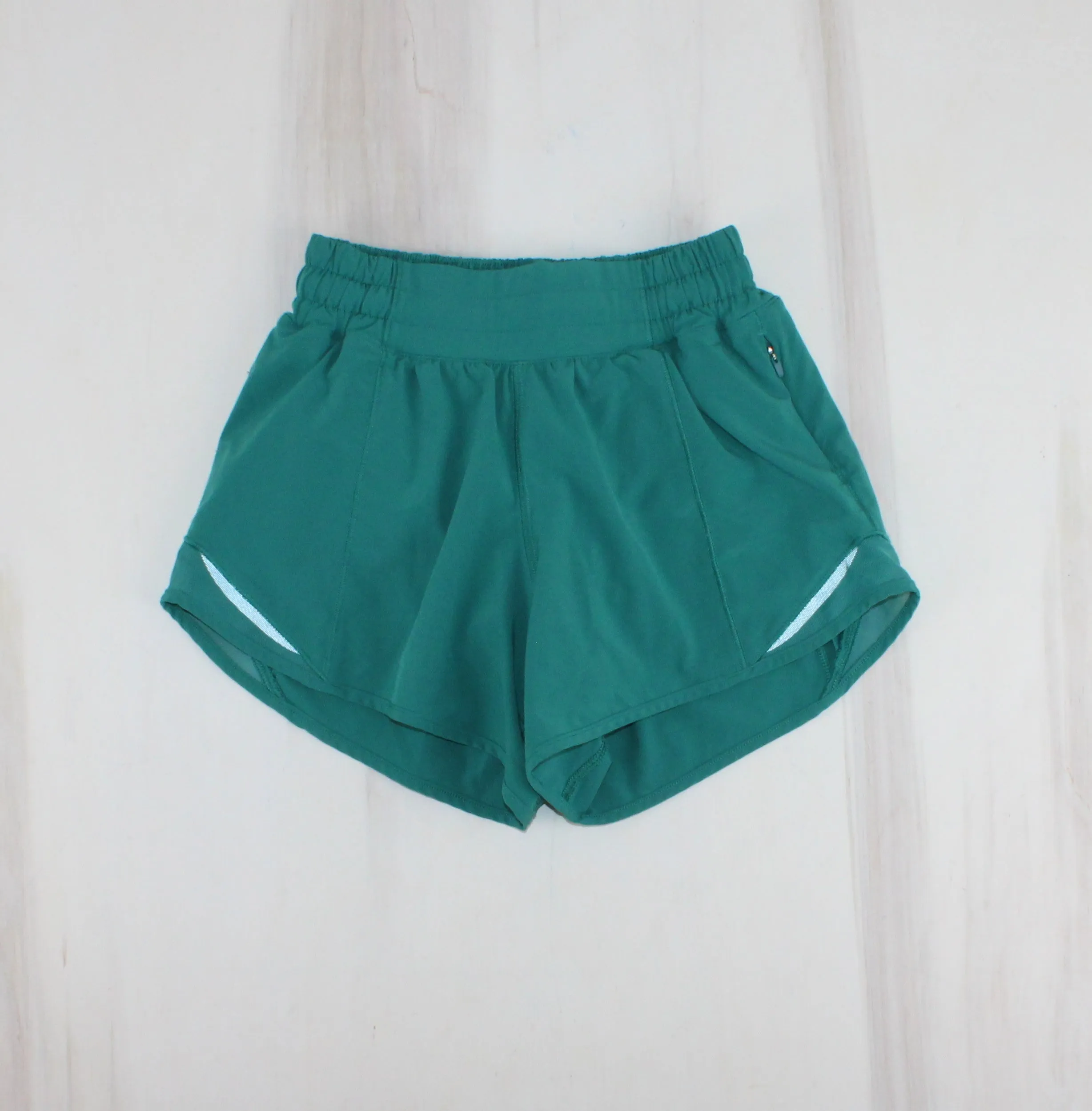 LULULEMON ATHLETIC SHORTS LADIES SIZE 0 PRE-LOVED