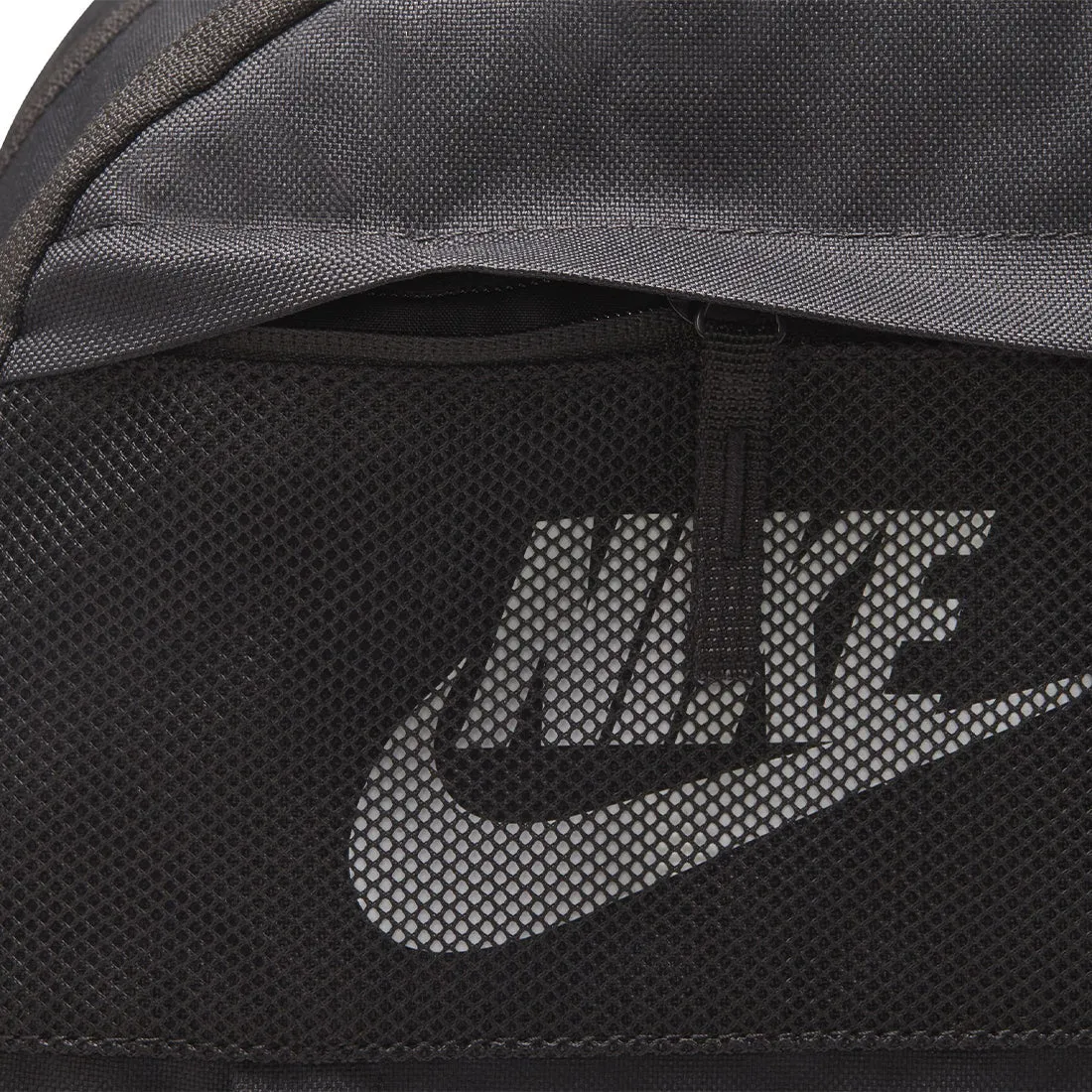 Nike Elemental Men's Lifestyle Bagpack